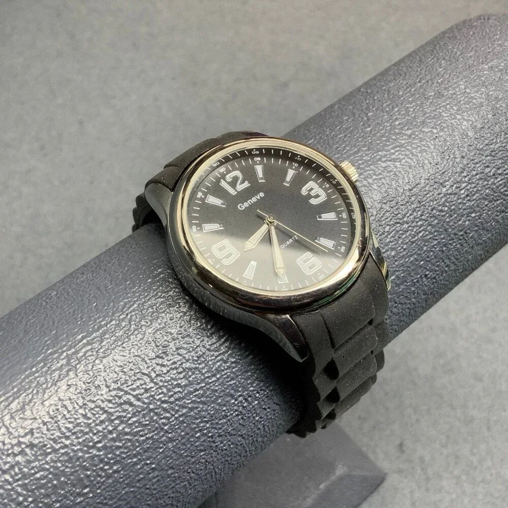 Geneve Mens Quartz Watch SOLD AS IS FOR PARTS ONLY Black Silicone Silver - Picture 1 of 5